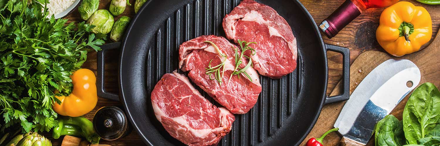 Exploración visual de los beneficios saludables de comer carne de res, destacando proteínas y vitaminas esenciales